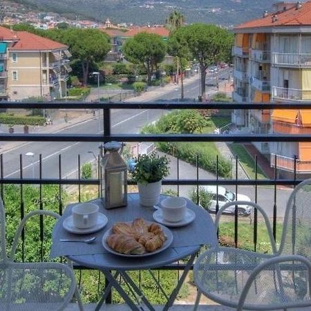 Ad Un Passo Da… Apartment Pietra Ligure Luaran gambar